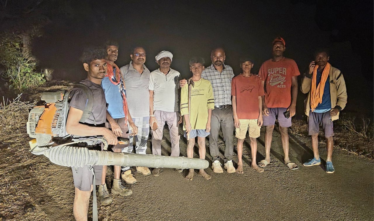 जंगल की रक्षा के लिए दो छोटे बच्चों ने दिखाई अदम्य साहस और सहयोग की भावना