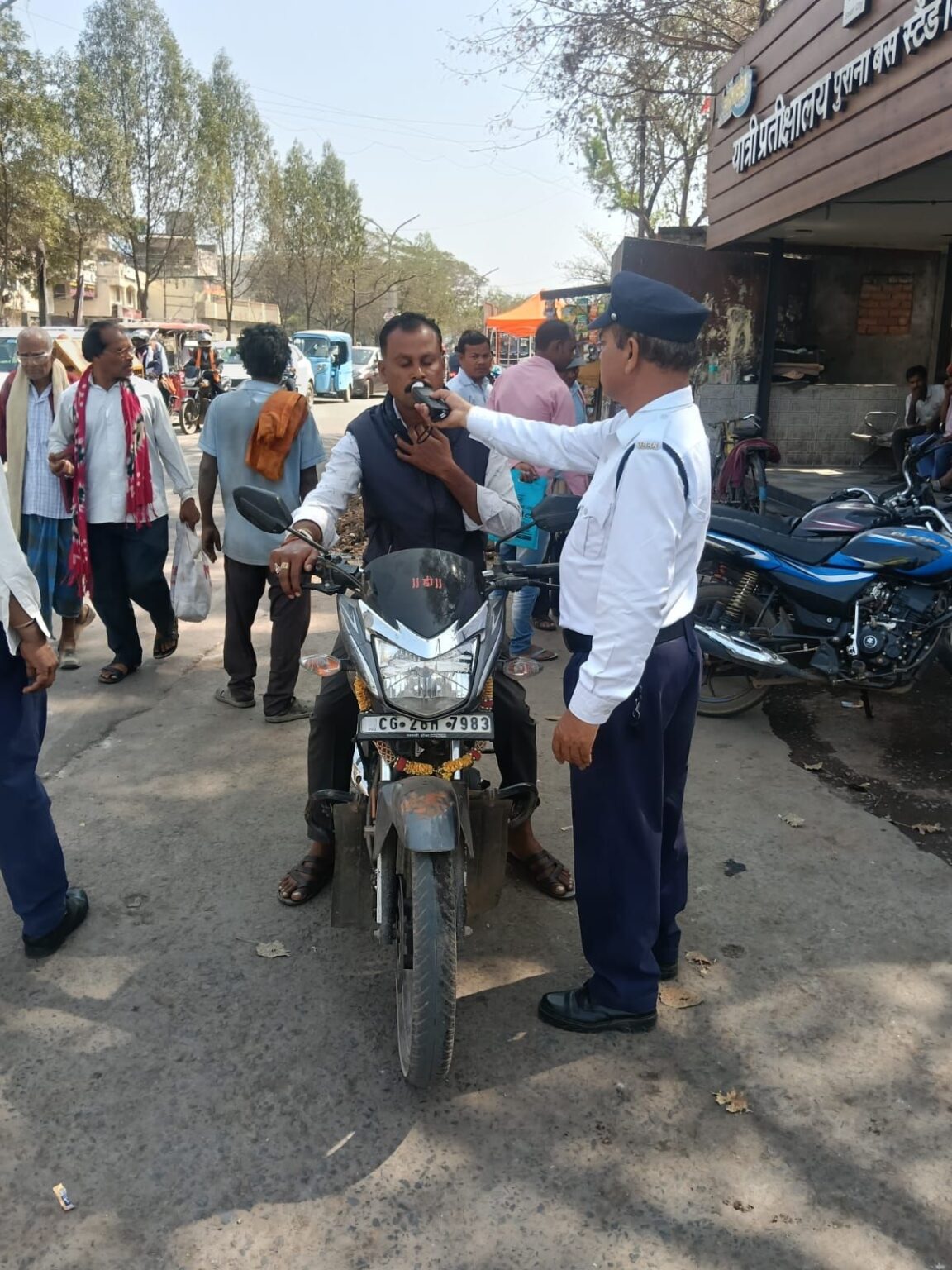 बिलासपुर में नशेबाज चालकों पर Police Strike, 5 महीने में 2021 ड्रंक ड्राइवर्स पर कार्रवाई; 1000 से ज्यादा लाइसेंस सस्पेंड