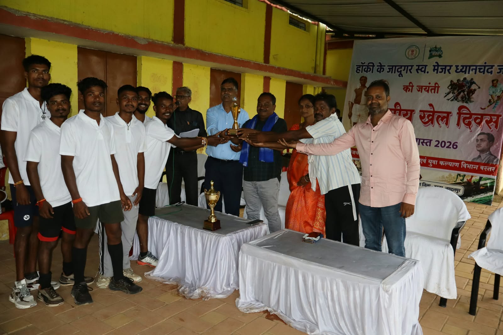 Additional news photo 1