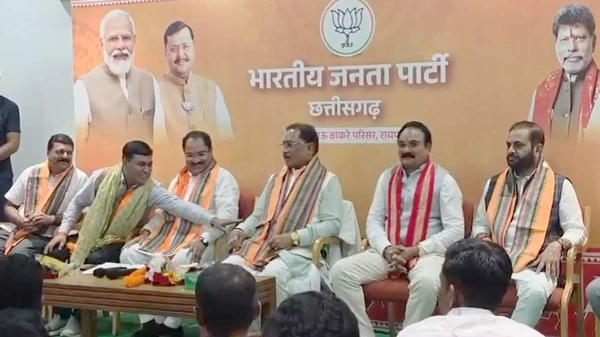 कोयलीबेड़ा के 122 ग्रामीणों ने किया भाजपा प्रवेश, सीएम साय ने दिलाई सदस्यता